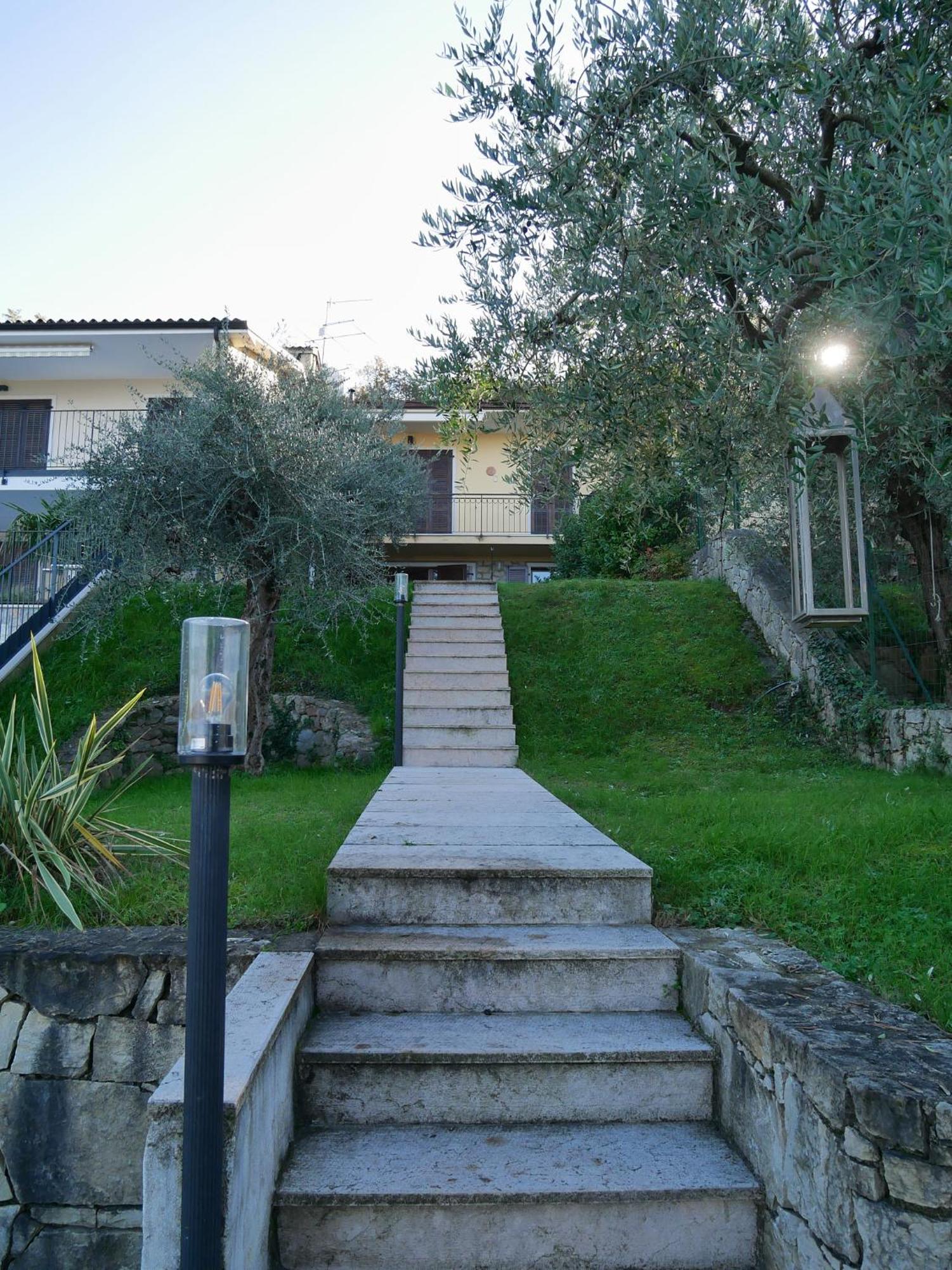 RedHouse Benaco Apartment Torri Del Benaco Luaran gambar
