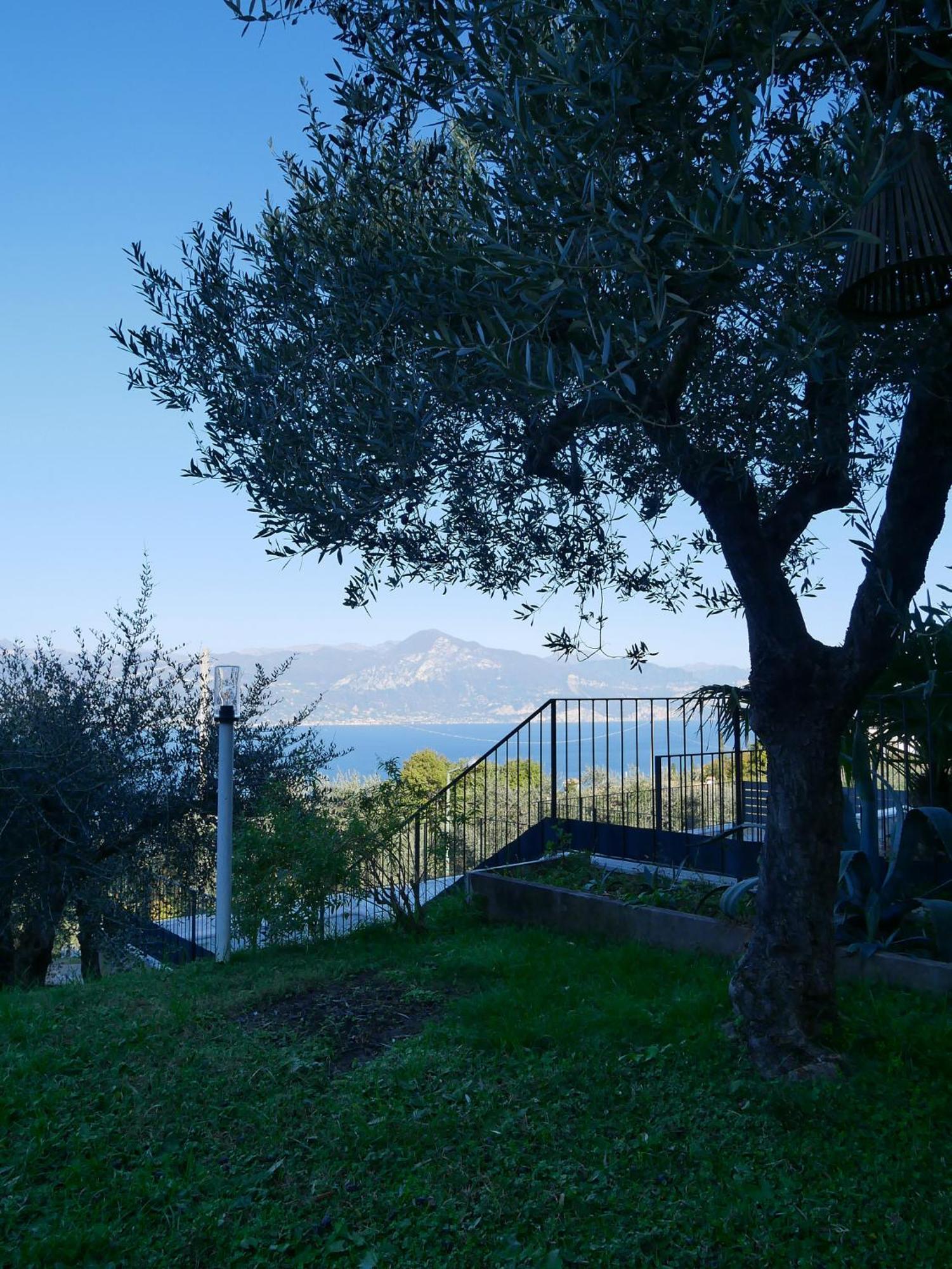 RedHouse Benaco Apartment Torri Del Benaco Luaran gambar